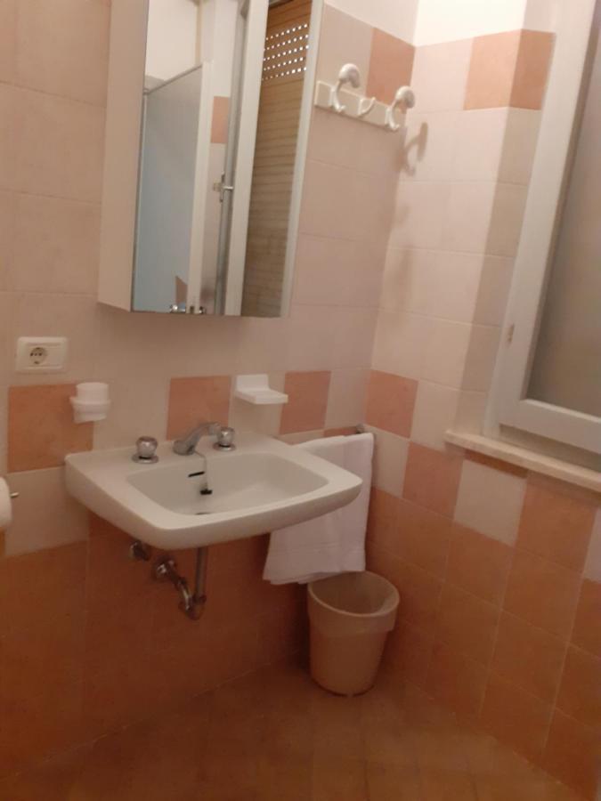 Hotel Rossini Ρίμινι Εξωτερικό φωτογραφία
